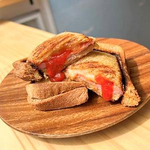 ホットサンド(チリベーコンチーズ 1辛)