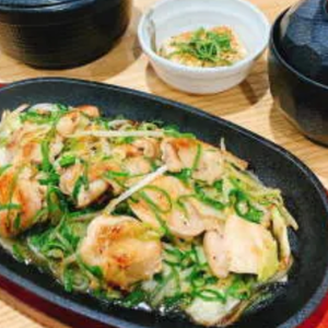 若鶏のねぎ塩鉄板焼き定食