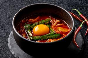 韓国カルビ丼とスンドゥブ 洞山 キムチ旨辛ヤンニョムチゲうどん
