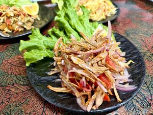 トライ焼き小魚サラダ 