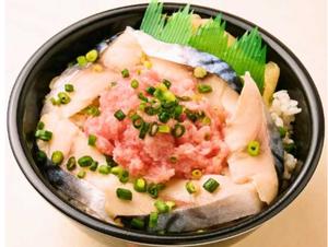 魚丼 さばねぎとろ丼
