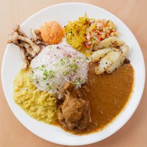 【全盛り(副菜5種付き)】チキンのスパイスカレー