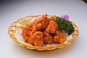 鶏肉の唐揚げ