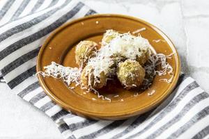 オリーブの肉詰めチーズフリット