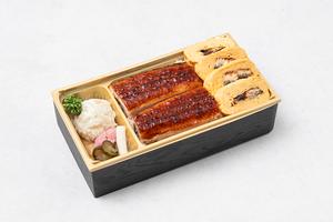 鰻とうまき重