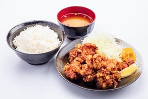 元祖キッシーの鶏からあげ弁当(唐揚げ4個入り、みそ汁付)