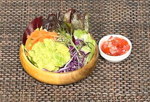 クリーミーワカモレサラダ ハーフ Guacamole Salad Half