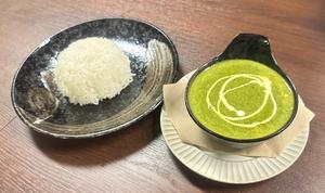 【C】 ほうれん草とチキンのクリーミーカレーChicken and Spinach Curry