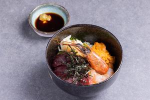 海鮮三色丼