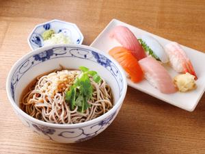 柿家すし たぬきそば【冷・温】とにぎり5貫盛りセット