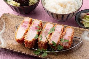 上ロースカツ弁当 180g(霧島山麓SPF リブロース)