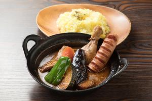 チキンとソーセージと野菜のカレー