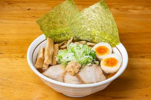 生姜油ラーメン全部のせ