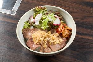 ネギ塩ダレの牛タン丼(外国産)