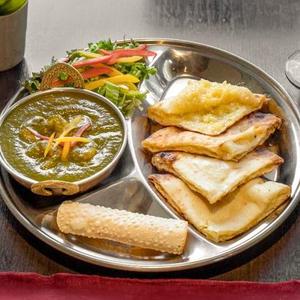 ポークほうれん草カレー＆プレンナンセットPork Spinach Curry＆nan SEt