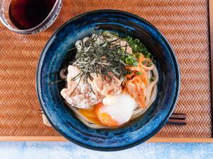 スタミナぶっかけうどん(唐揚げ、キムチ、温玉)