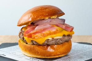 ベーコンチーズバーガー