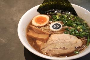 ナヤバシラーメン