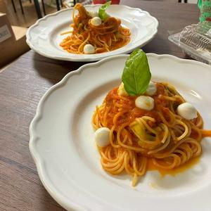 モッツァレラとトマトハスタ