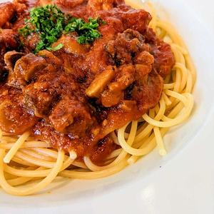 国産鶏肉づくしの唐辛子トマトソース