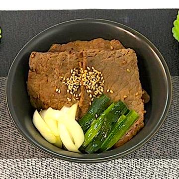 国産牛スタミナ丼(Japanese beef  stamina rice bowl)