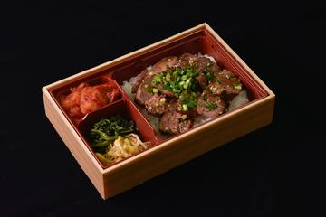特選ヒレ焼肉弁当(塩タレ)