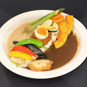 3種あいがけ彩り野菜カレー(あいがけ、ごはん350g)