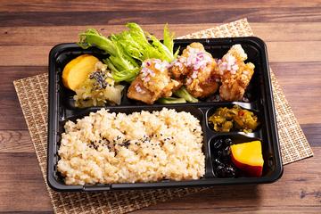 鶏の唐揚げ 玉ねぎソース弁当