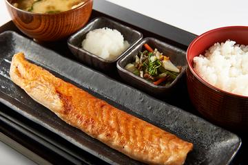 サーモンハラス干し定食【人気No1】