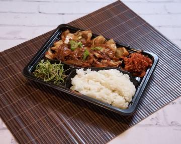 豚バラと野菜の旨辛炒め弁当
