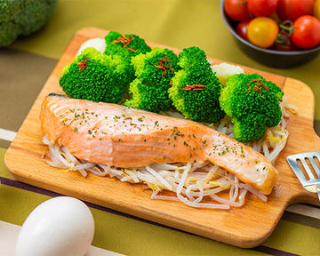 G)サーモンステーキ＆茹で上げブロッコリー【310g/371cal/Protein 28.9g】