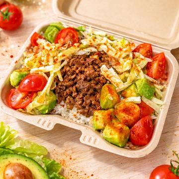 アボカドとチーズのタコライス