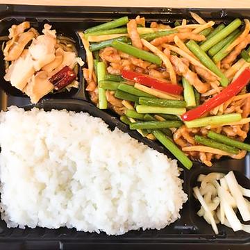 豚肉とニンニクの芽旨辛炒め弁当