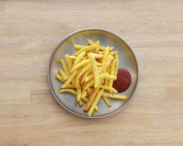 山盛りポテトフライ(2~3人前) Heaping French Fries