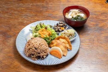 日替りノンベジ定食(日替りノンベジとみそ汁のセット)
