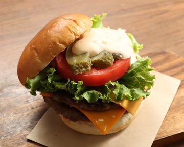 F-1170】フレッシュダブルチーズバーガーDouble cheese burger with fresh vegetables