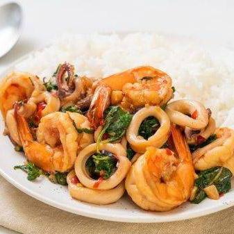 ガパオタレー Seafood gapao rice