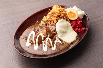 チーズのせ黒い肉カレー