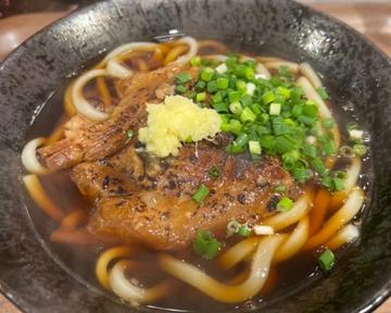 【肉増し】名物！炙り軟骨ソーキうどん 並