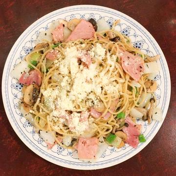 ベーコンとキノコスパゲティ