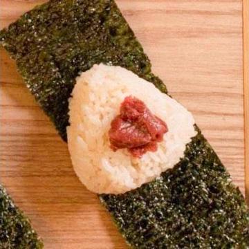 おにぎり梅干し