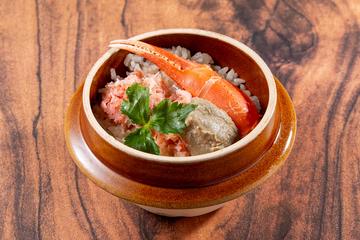ズワイガニの釜飯・蟹味噌入り Snow Crab Pot Rice with Crab Butter
