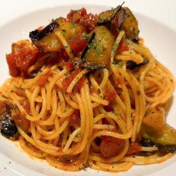 ナスとトマトソースパスタ