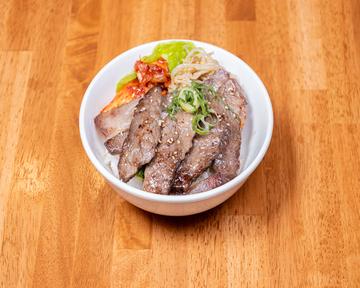 塩黒毛和牛カルビ丼