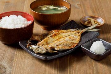 あじ開き定食