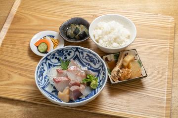 鮮魚お造り盛り合わせ定食