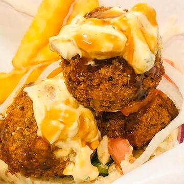 タルタル南蛮ファラッフェルピタサンド Tartar sauce Falafel pita