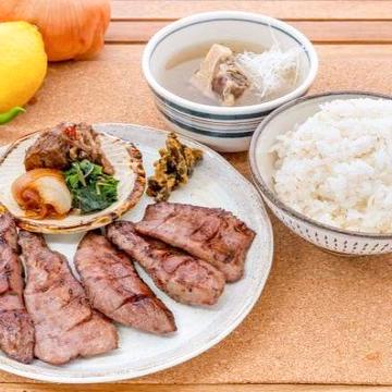 特撰牛たん弁当4枚