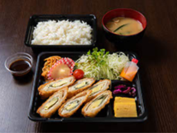 チキンチーズ大葉巻定食