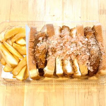 ● 鰹節踊る！おろし醤油の和風ロースカツ(200g！！！)サンド・ポテトセット